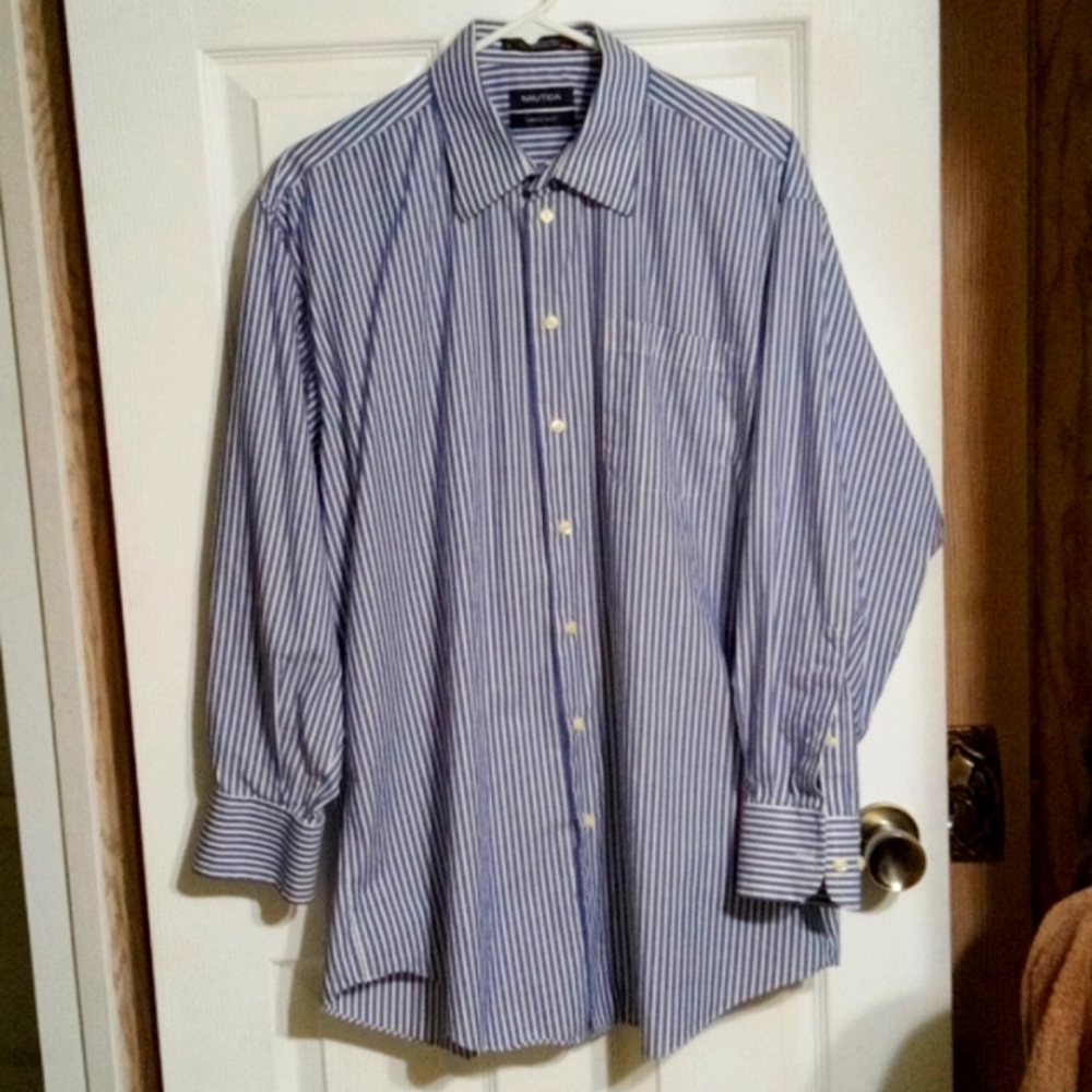 Men's Nautica button up long sleeve dress shirt